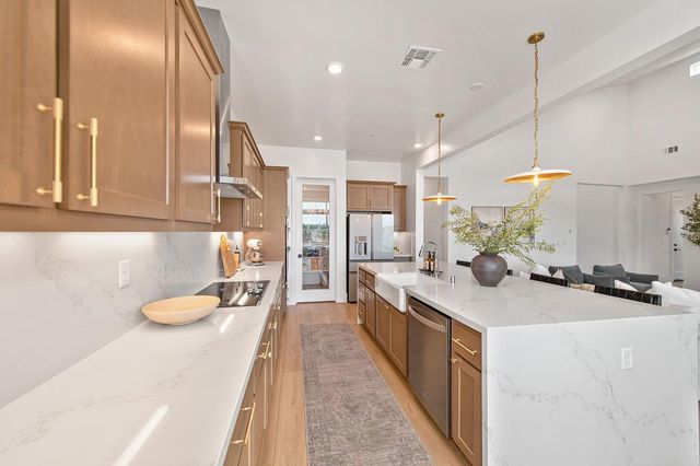 200 Pryor Ct, Rescue, CA 95672