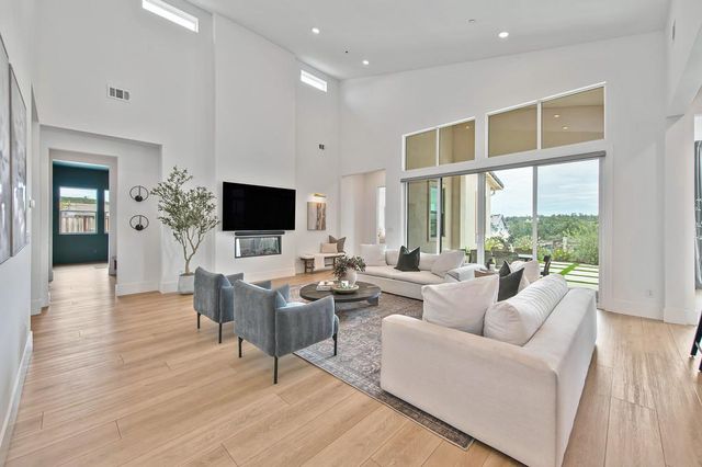 200 Pryor Ct, Rescue, CA 95672
