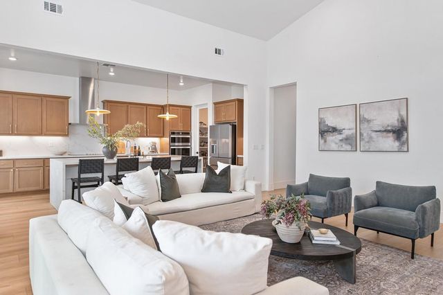200 Pryor Ct, Rescue, CA 95672