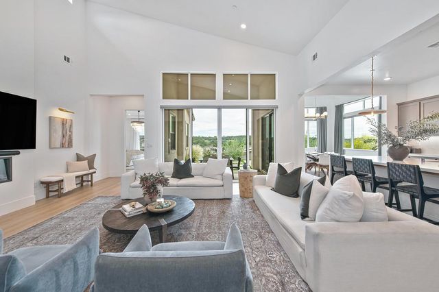 200 Pryor Ct, Rescue, CA 95672