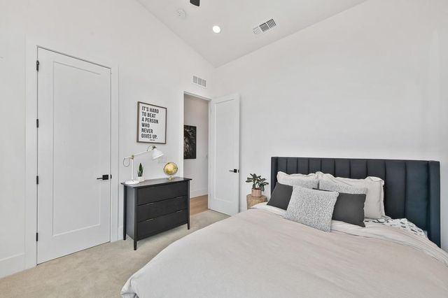 200 Pryor Ct, Rescue, CA 95672