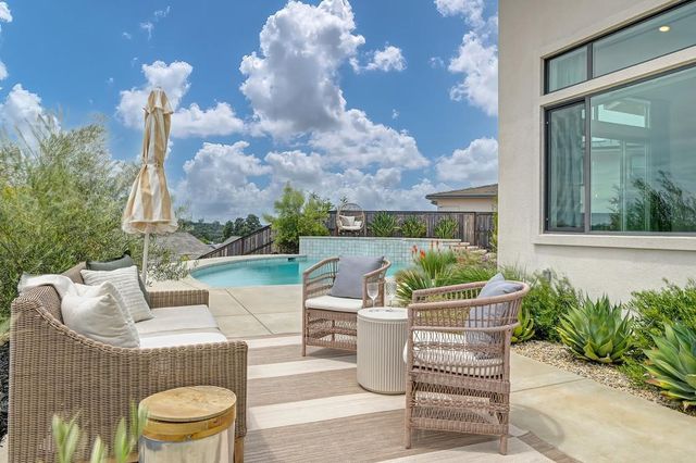 200 Pryor Ct, Rescue, CA 95672