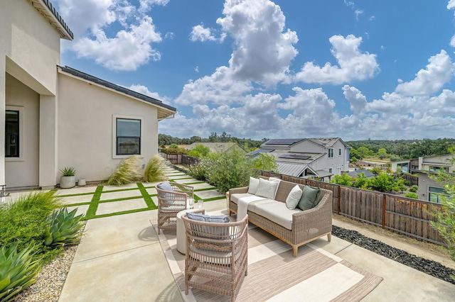 200 Pryor Ct, Rescue, CA 95672