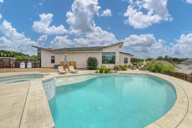 200 Pryor Ct, Rescue, CA 95672