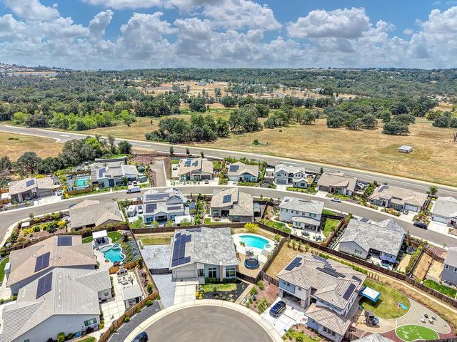 200 Pryor Ct, Rescue, CA 95672