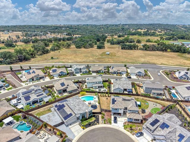 200 Pryor Ct, Rescue, CA 95672