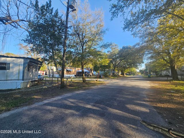 2000 18th Avenue, Gulfport, MS 39501