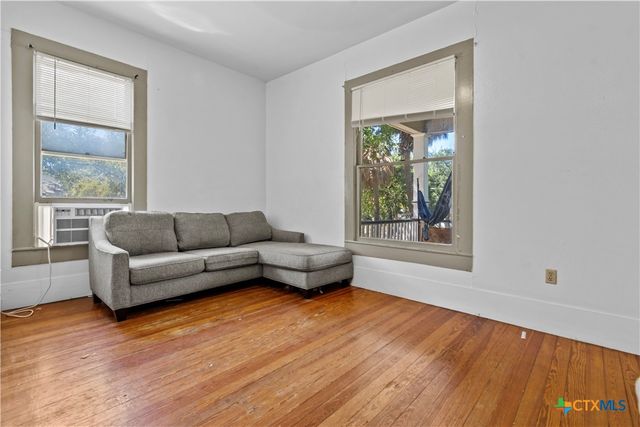 527 W San Antonio Street 6, San Marcos, TX 78666