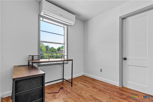 527 W San Antonio Street 6, San Marcos, TX 78666