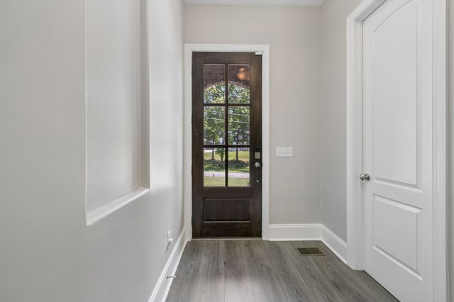4530 General Forest Cir, Bon Aqua, TN 37025