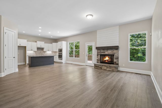 4530 General Forest Cir, Bon Aqua, TN 37025