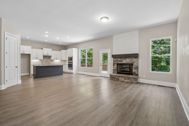 4530 General Forest Cir, Bon Aqua, TN 37025