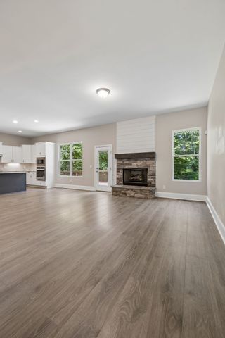 4530 General Forest Cir, Bon Aqua, TN 37025