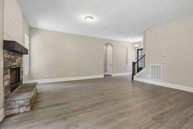 4530 General Forest Cir, Bon Aqua, TN 37025