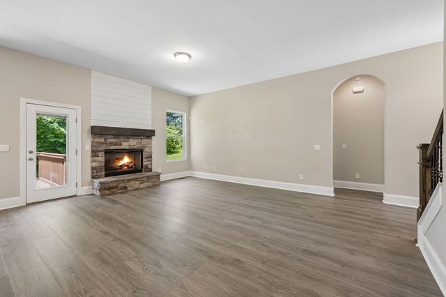 4530 General Forest Cir, Bon Aqua, TN 37025