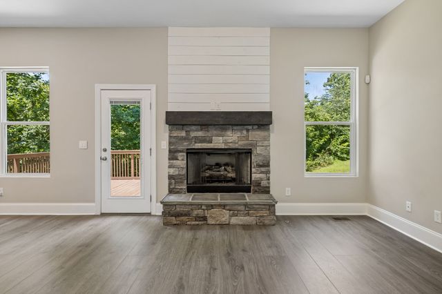 4530 General Forest Cir, Bon Aqua, TN 37025
