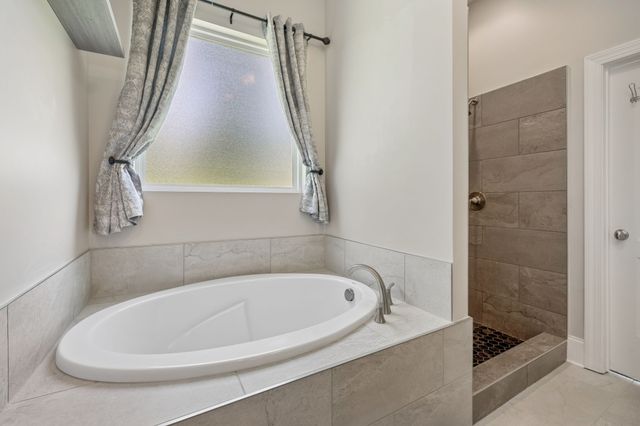 4530 General Forest Cir, Bon Aqua, TN 37025