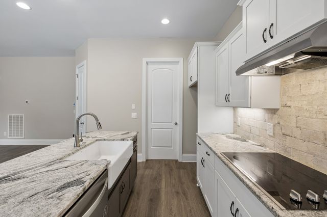 4530 General Forest Cir, Bon Aqua, TN 37025