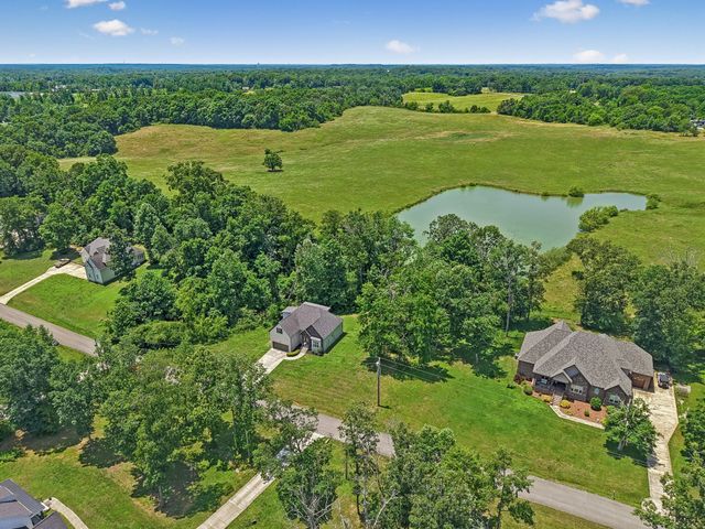 4530 General Forest Cir, Bon Aqua, TN 37025