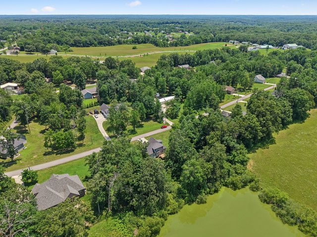 4530 General Forest Cir, Bon Aqua, TN 37025