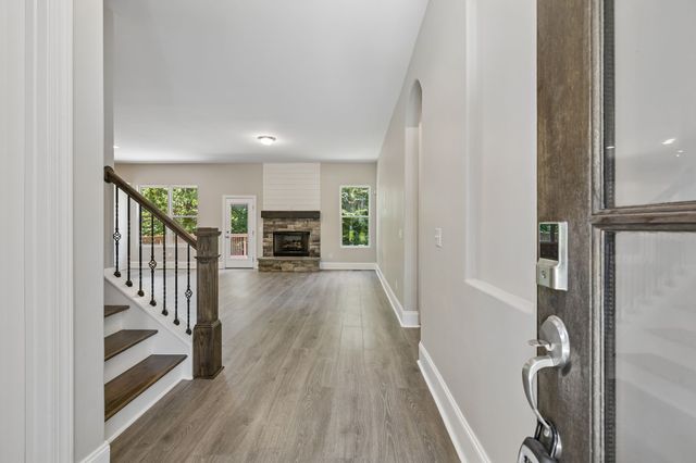 4530 General Forest Cir, Bon Aqua, TN 37025