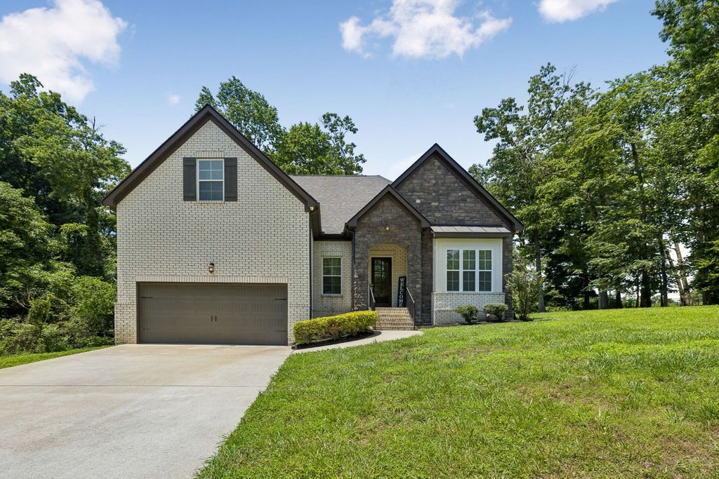 4530 General Forest Cir, Bon Aqua, TN 37025