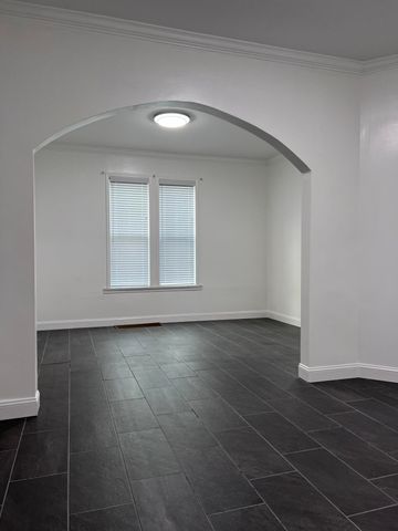 402 Park Avenue, Irvine, KY 40336