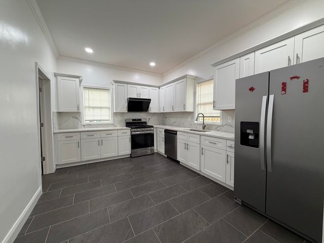 402 Park Avenue, Irvine, KY 40336