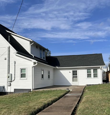 402 Park Avenue, Irvine, KY 40336