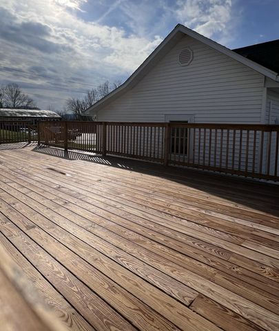 402 Park Avenue, Irvine, KY 40336