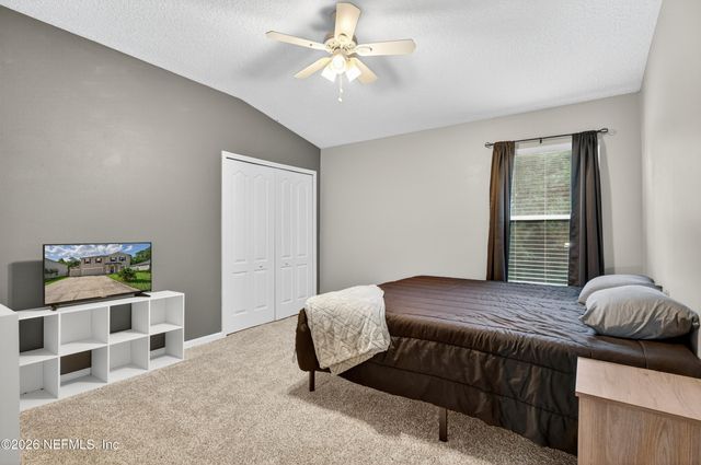 2038 CREEKMONT Drive, Middleburg, FL 32068