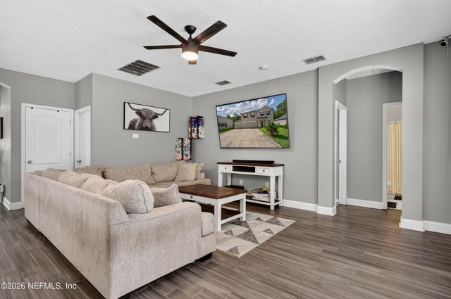 2038 CREEKMONT Drive, Middleburg, FL 32068