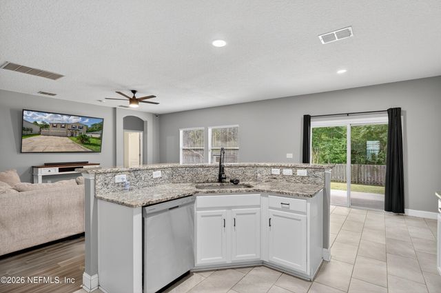 2038 CREEKMONT Drive, Middleburg, FL 32068