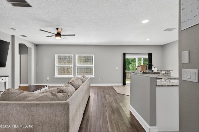 2038 CREEKMONT Drive, Middleburg, FL 32068