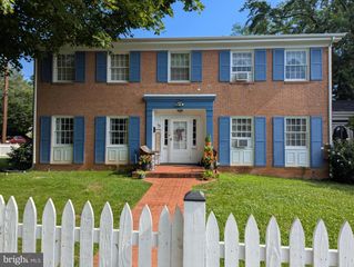 13 W 2ND ST, Front Royal, VA 22630
