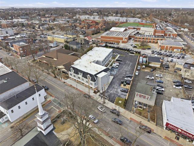 180 Deer Park Avenue 201, Babylon, NY 11702