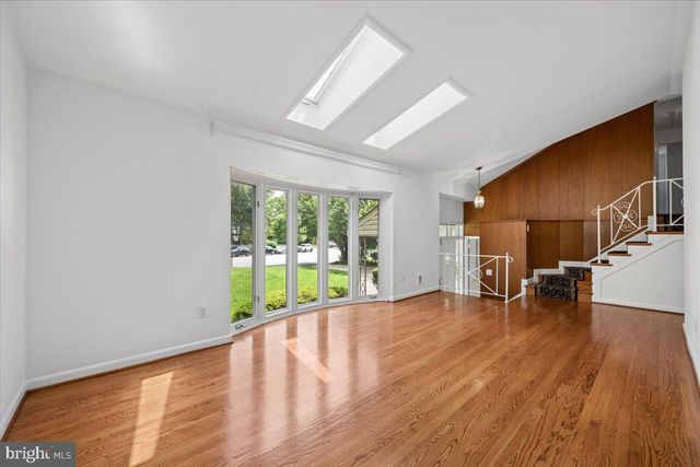 9202 WILMETT CT, Bethesda, MD 20817