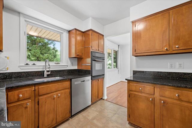 9202 WILMETT CT, Bethesda, MD 20817