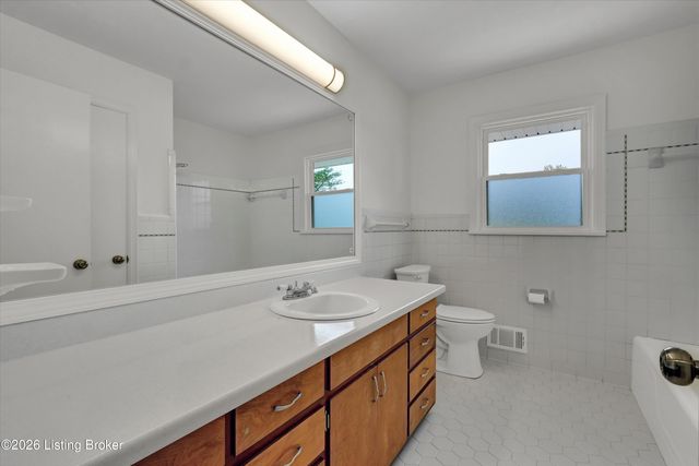 334 S Bardstown Rd, Mt Washington, KY 40047