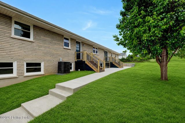334 S Bardstown Rd, Mt Washington, KY 40047