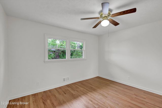 334 S Bardstown Rd, Mt Washington, KY 40047