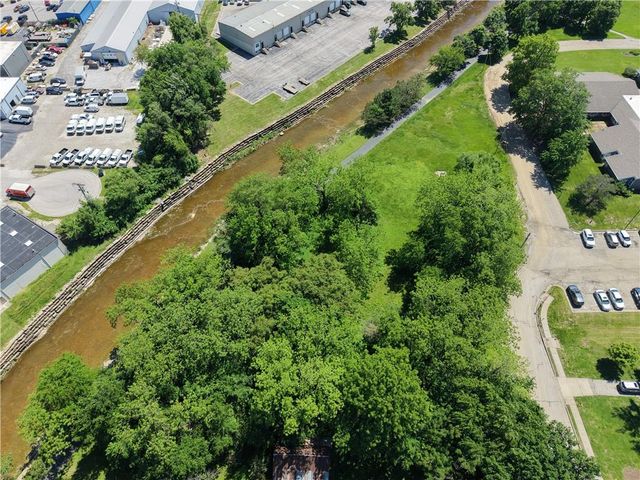 knox Avenue, Merriam, KS 66203