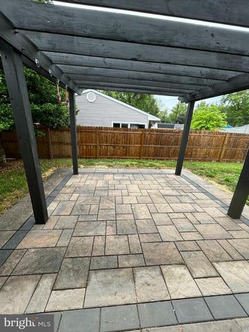19 GOODTURN RD, Levittown, PA 19057