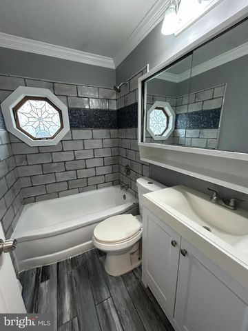 19 GOODTURN RD, Levittown, PA 19057