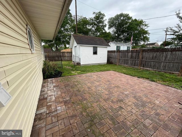 19 GOODTURN RD, Levittown, PA 19057