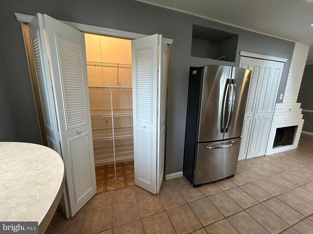 19 GOODTURN RD, Levittown, PA 19057