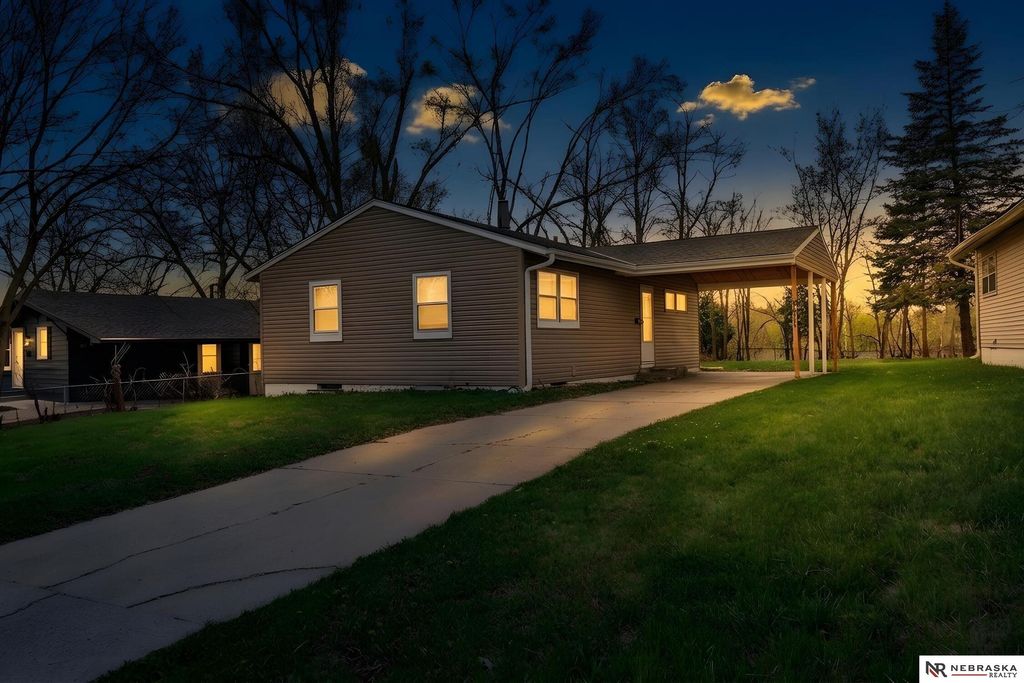 4511 Laurel Avenue, Omaha, NE 68104