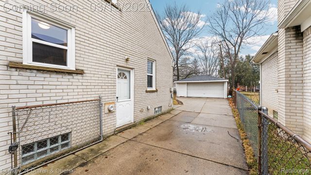 11417 Leverne, Redford Charter Township, MI 48239