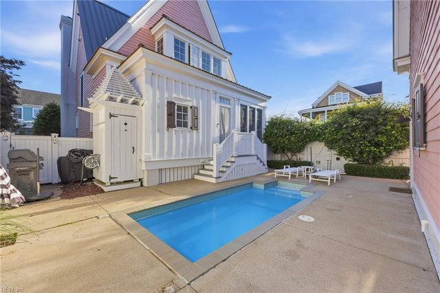 4810 Coventry LN, Norfolk, VA 23518