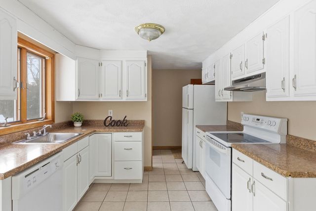 3A Walton Circle, Londonderry, NH 03053